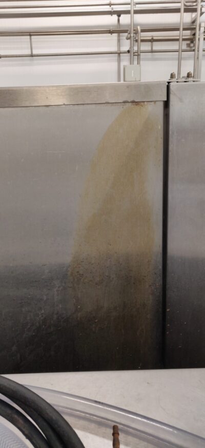 Corrosion to stainless steel Risks of cleaning stainless steel and the damaged caused by cleaning